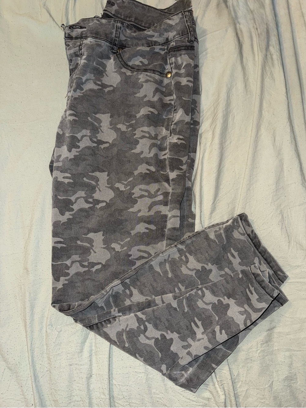 Maurice’s Gray Camo Jeggings
